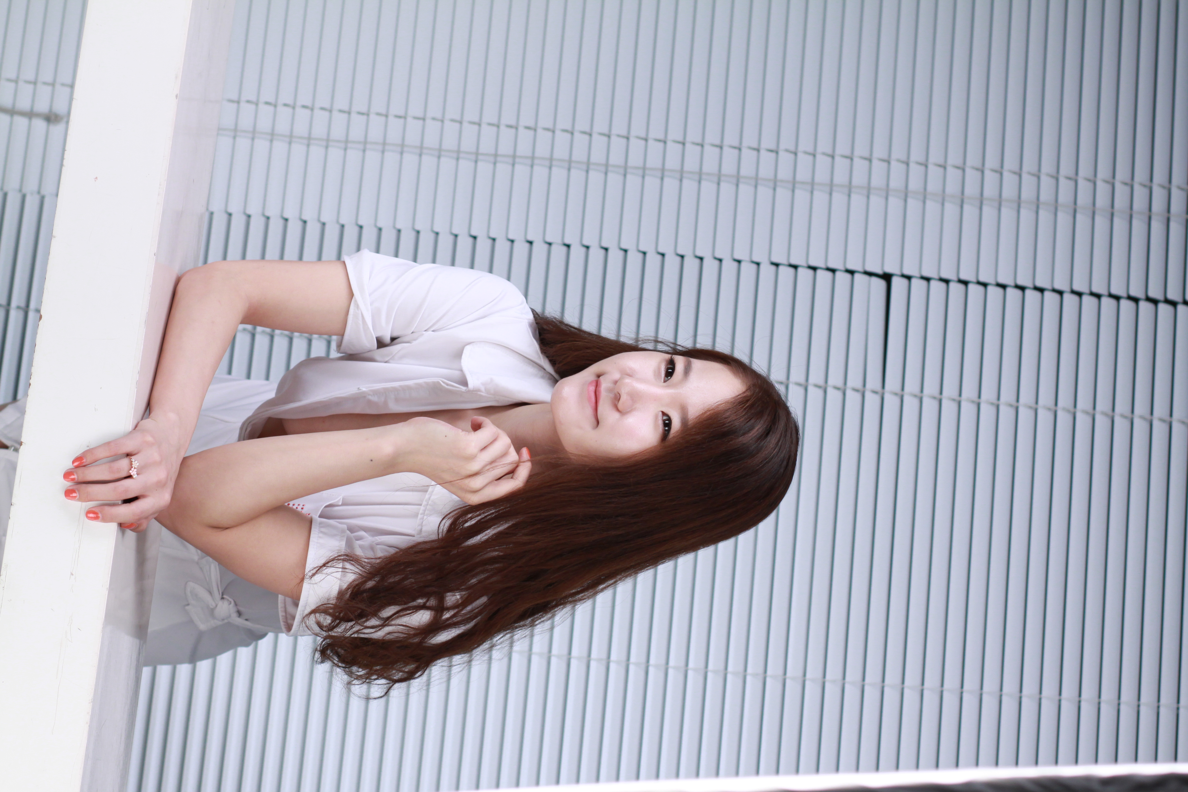 미분류 / 수정 901장(연 ST)(가슴 조금 노출)